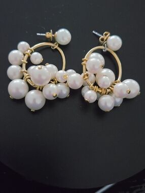 Vintage Avon Gold Tone Hoop Faux  Pearl Cluster Earrings - Women Jewelry